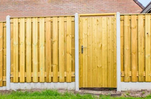 Wooden Fencing Installation Wooden Fencing Installation Rawtenstall (01706)